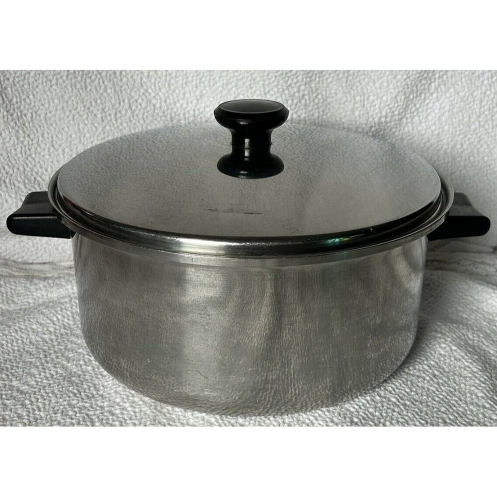 Sears Heat Core 23039 Stainless Steel 5 QT 4.73 L Stock Pot With Lid Sits Flat